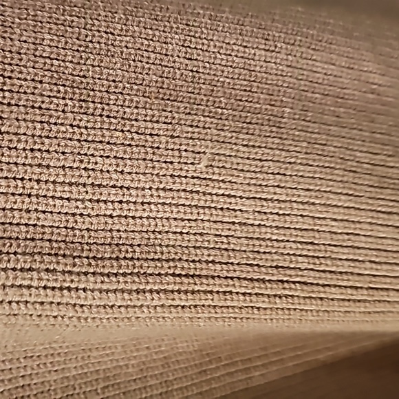 Express sweater - Picture 3 of 3